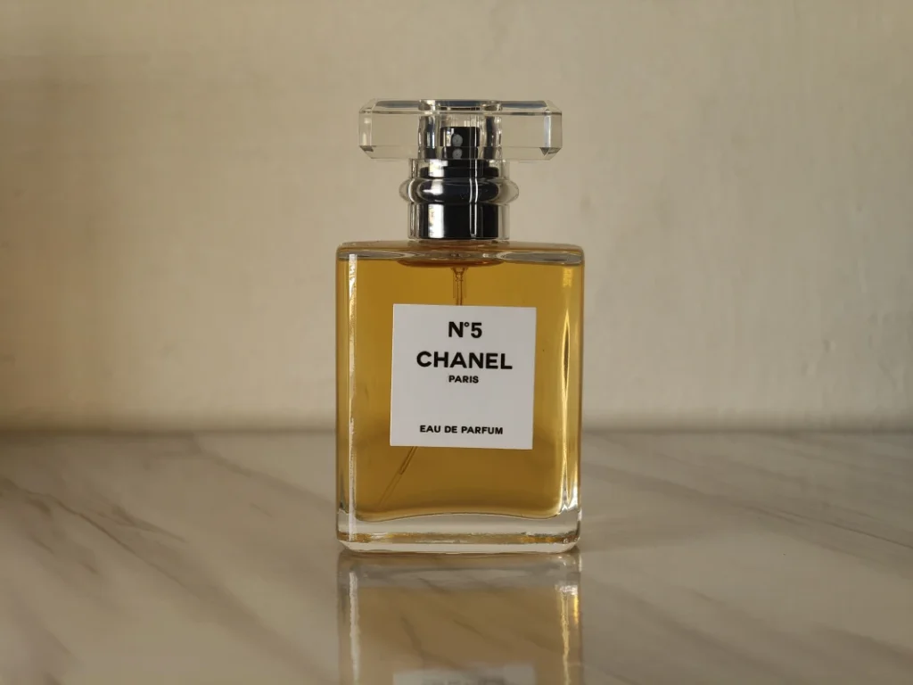 Chanel No .5 perfume